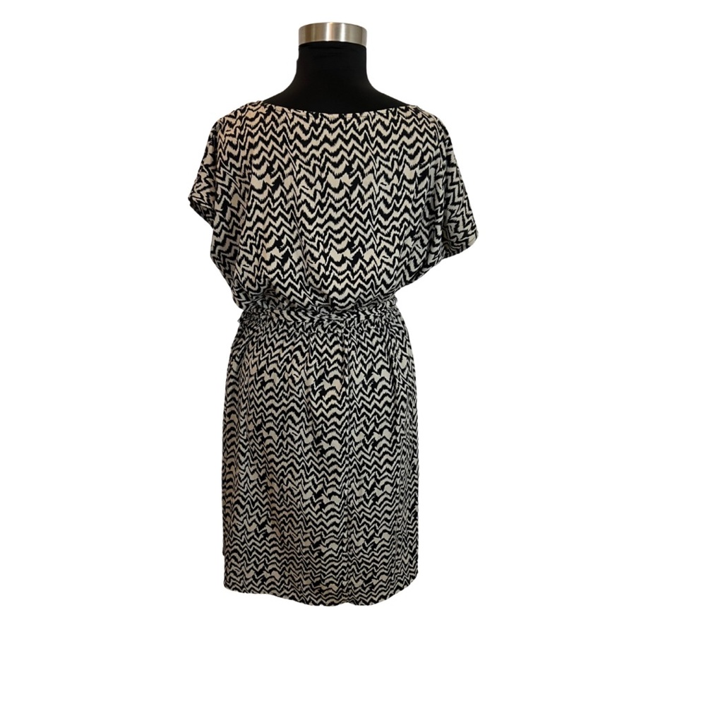 Indulge| Woman’s 3X Dress w/ belt| EUC| Tan and Black
